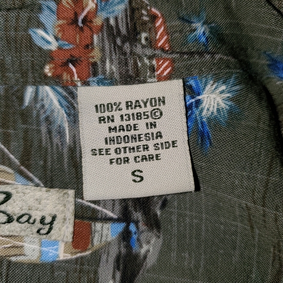 Batik Bay button up short sleeve - Picture 2 of 4